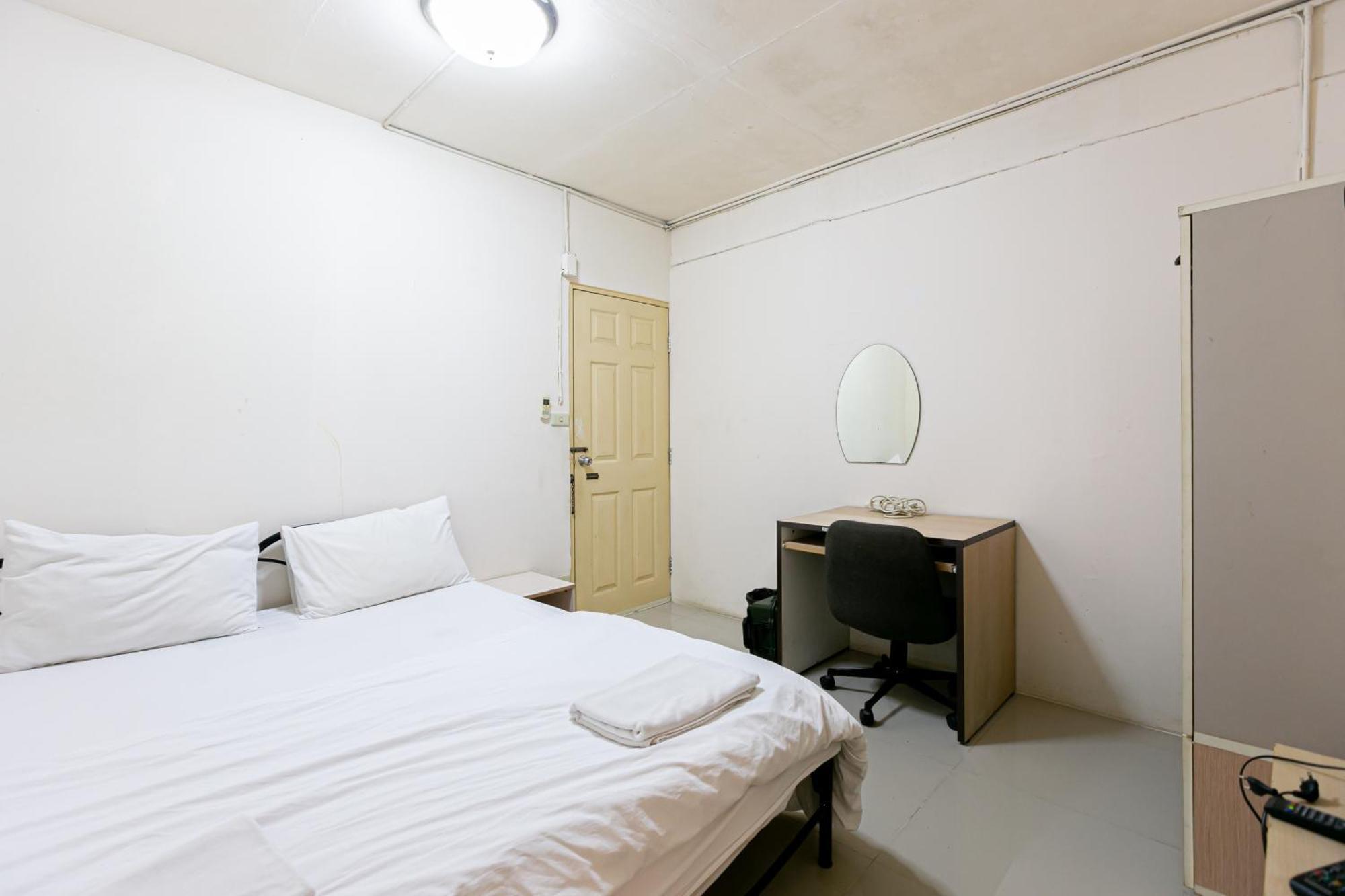Freesia Saladaeng Silom Apartments Μπανγκόκ Εξωτερικό φωτογραφία