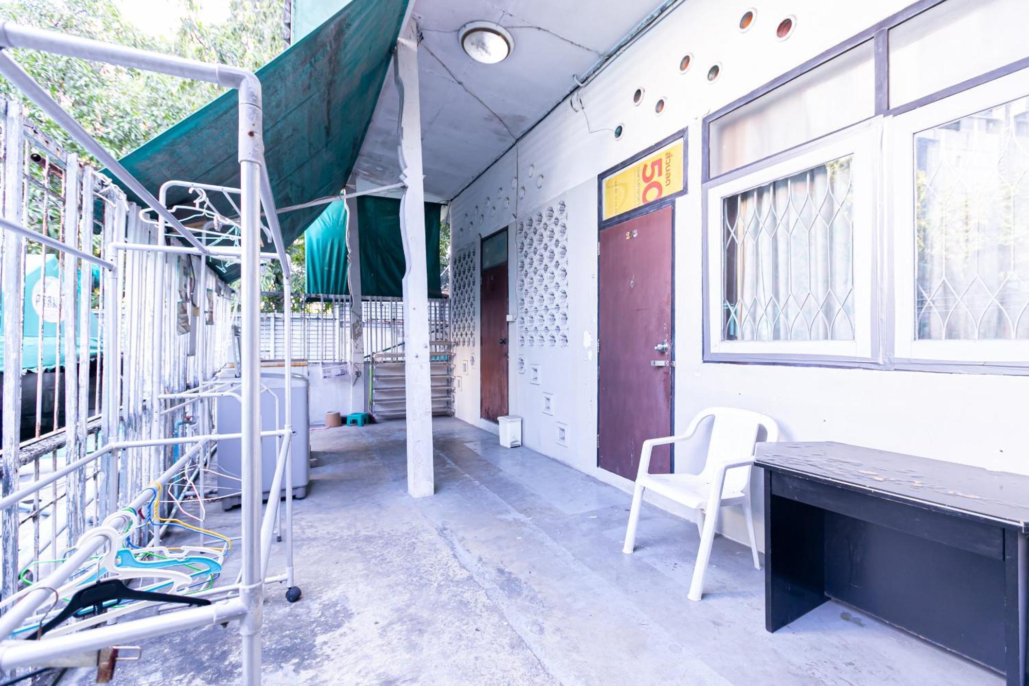 Freesia Saladaeng Silom Apartments Μπανγκόκ Εξωτερικό φωτογραφία