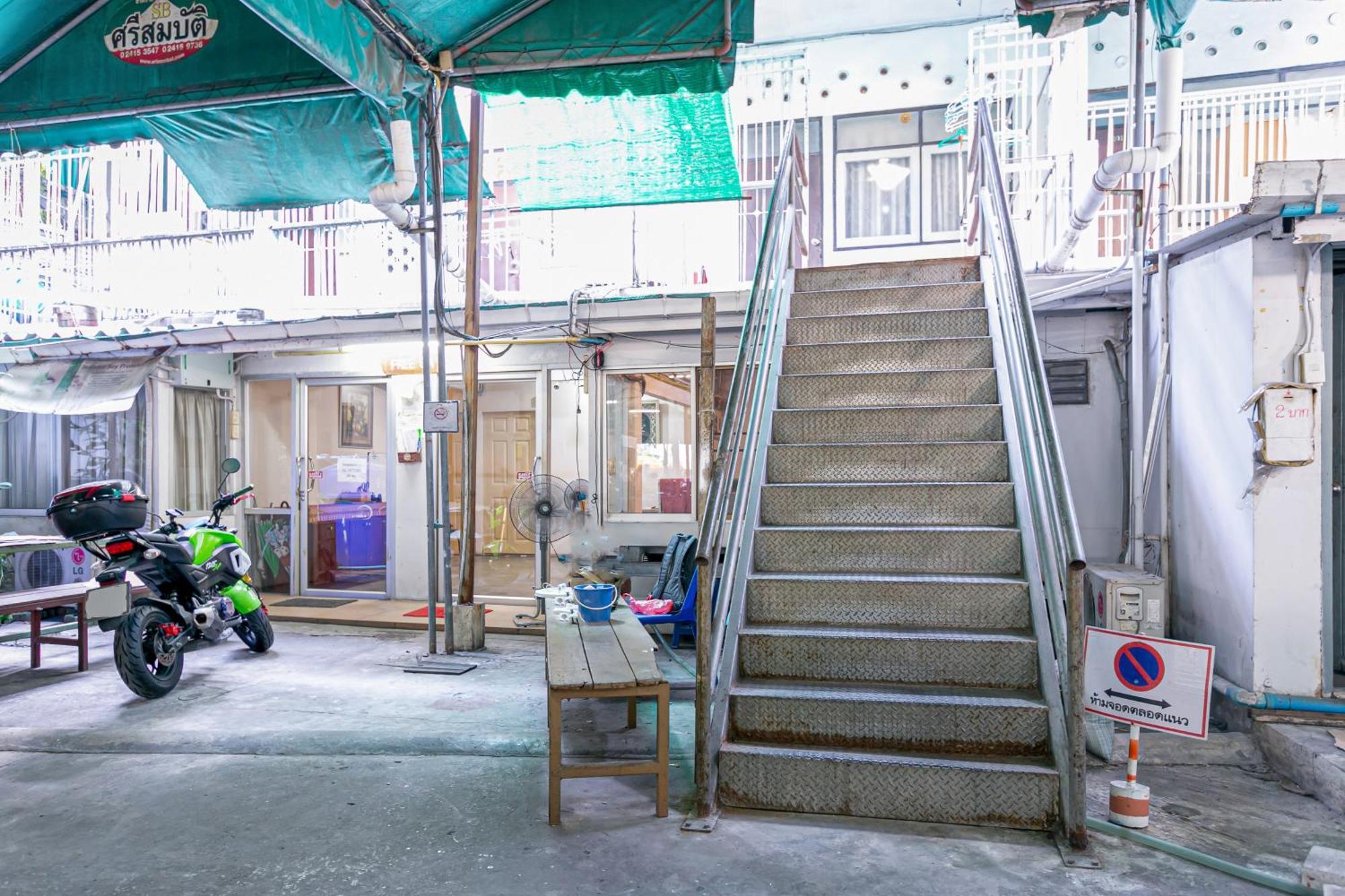 Freesia Saladaeng Silom Apartments Μπανγκόκ Εξωτερικό φωτογραφία